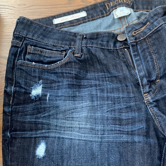 Decree Distressed Super Skinny Jeans, Junior Size 15, Darker Blue Whiskered GUC - Picture 10 of 14